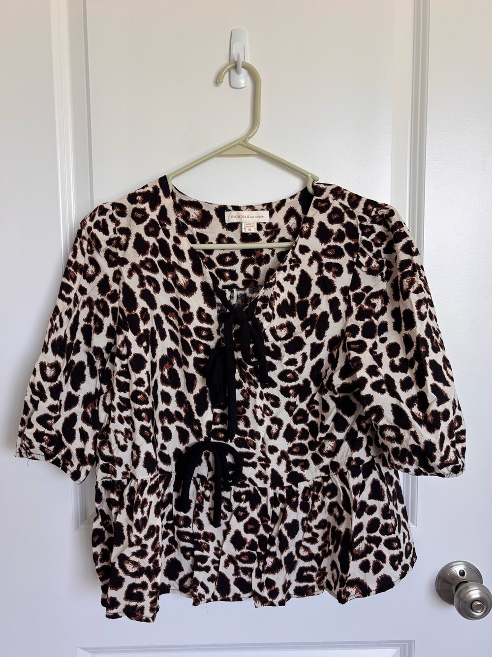 Monteau Los Angeles Leopard Cheetah Tie-Front Blouse White & Brown